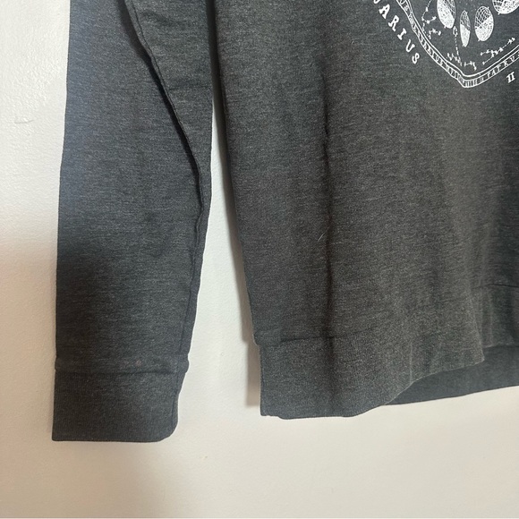 H&M Divided Astrology Gray Long Sleeved T-Shirt Size XS - Picture 5 of 6